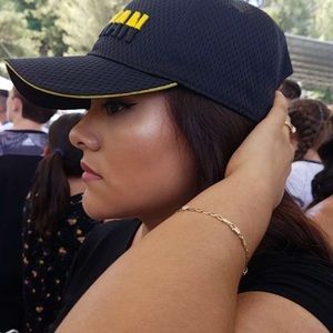 Meet your Posher, Deyci